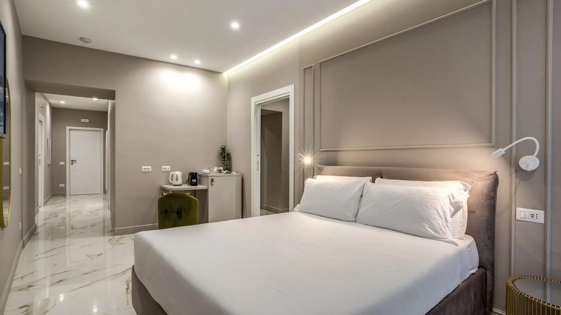 The Oasis Hotel Naples