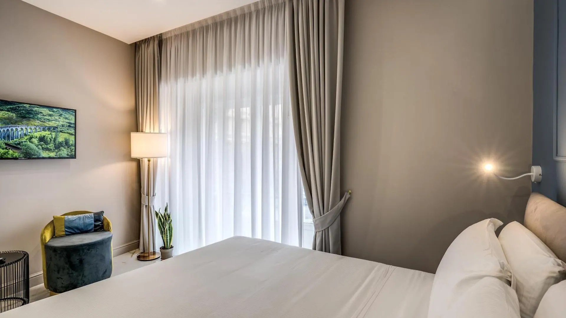 The Oasis Hotel Naples