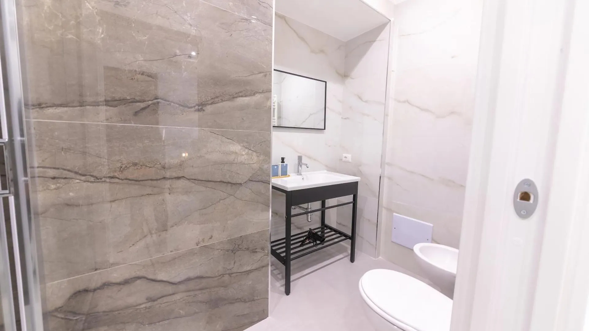 Guest house The Oasis Hotel Naples